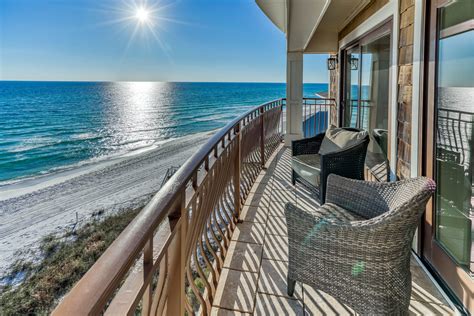 Oceanfront balcony view in Tampa Bay